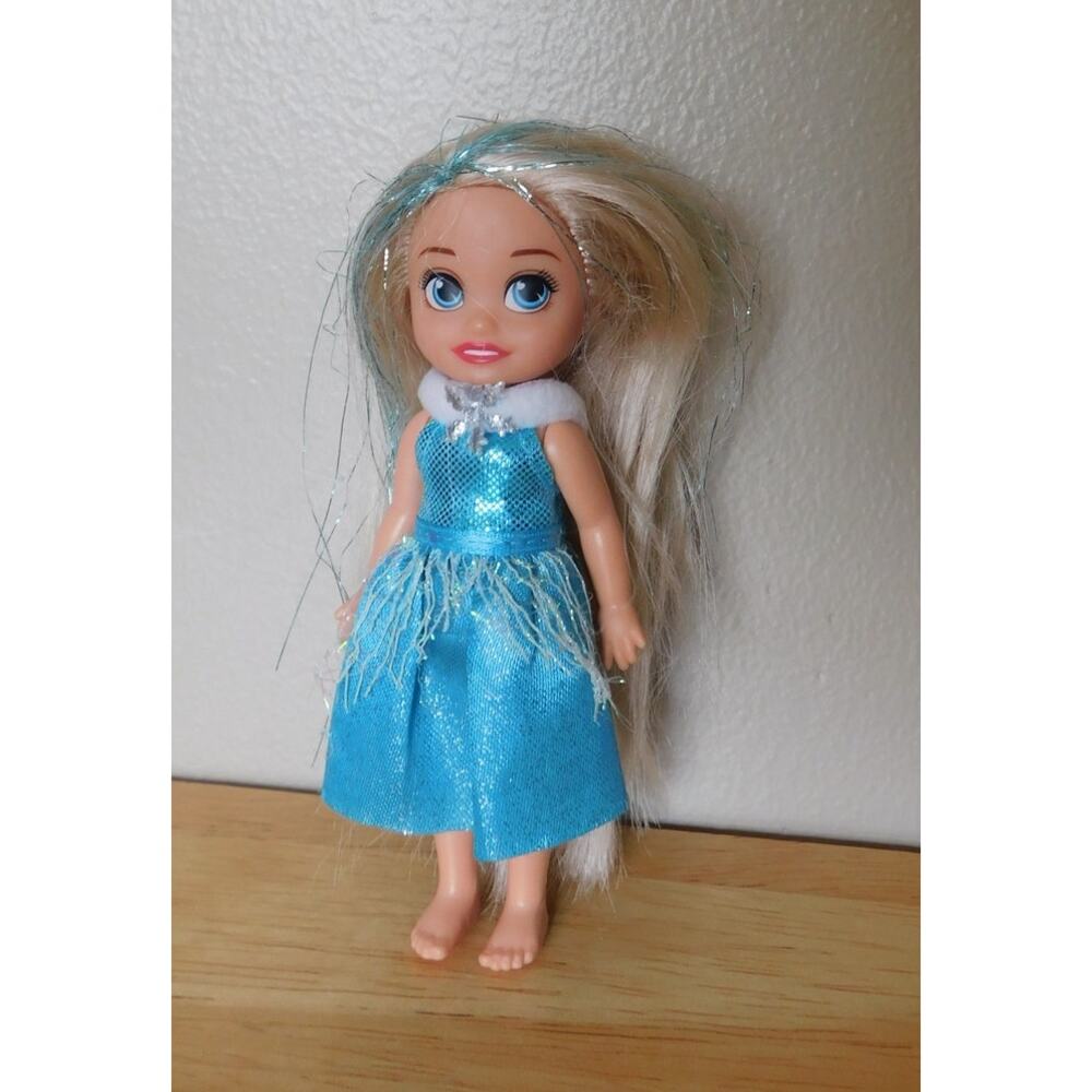 ZURU Sparkle Girlz Winter Princess Doll HY20240611